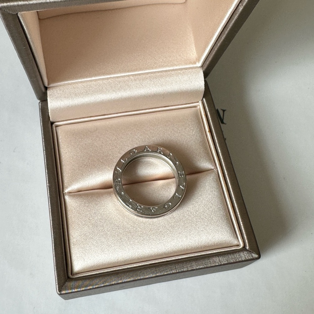 Bvlgari White Gold B.zero Ring with box